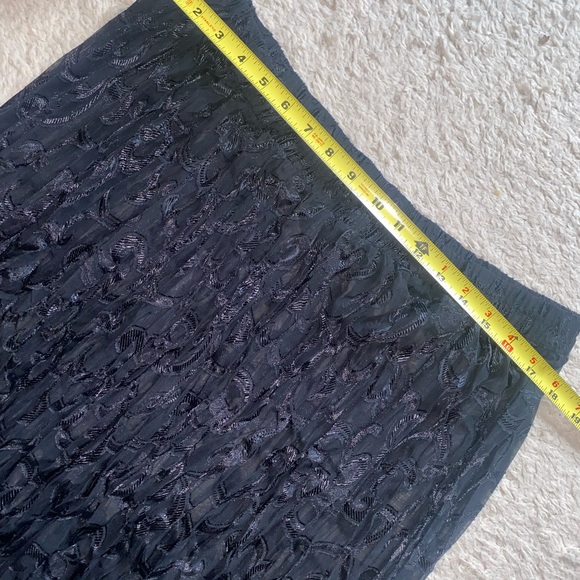 Sheer pleated midi skirt - Picture 3 of 8